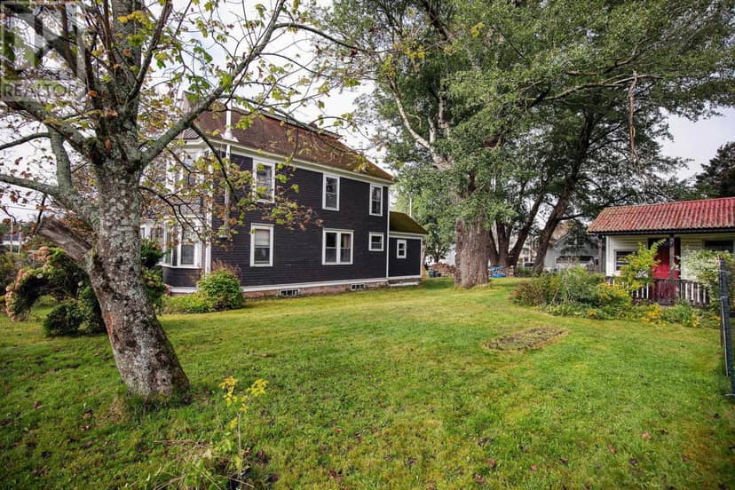 61 Victoria Street W, Amherst, photo 4