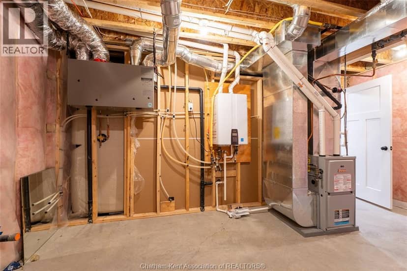 308 DAVIES STREET East — photo 38 of 40