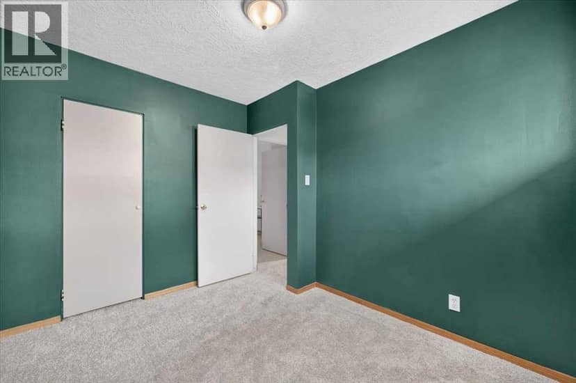 572 Regal Park NE — photo 12 of 16
