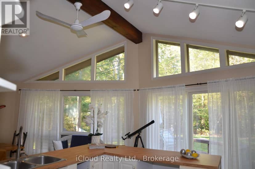 24 Montcalm Crescent — photo 13 of 40