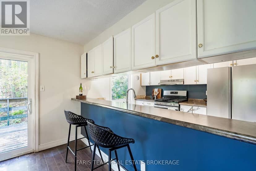 29 Oneida Avenue — photo 9 of 32