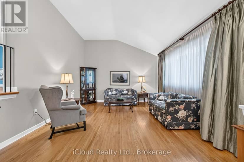 282 Kent Crescent — photo 15 of 40