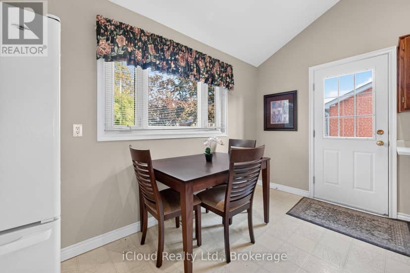 282 Kent Crescent — photo 21 of 40