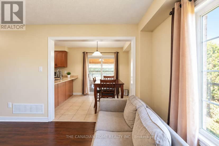 10 Dunvegan Crescent — photo 19 of 40