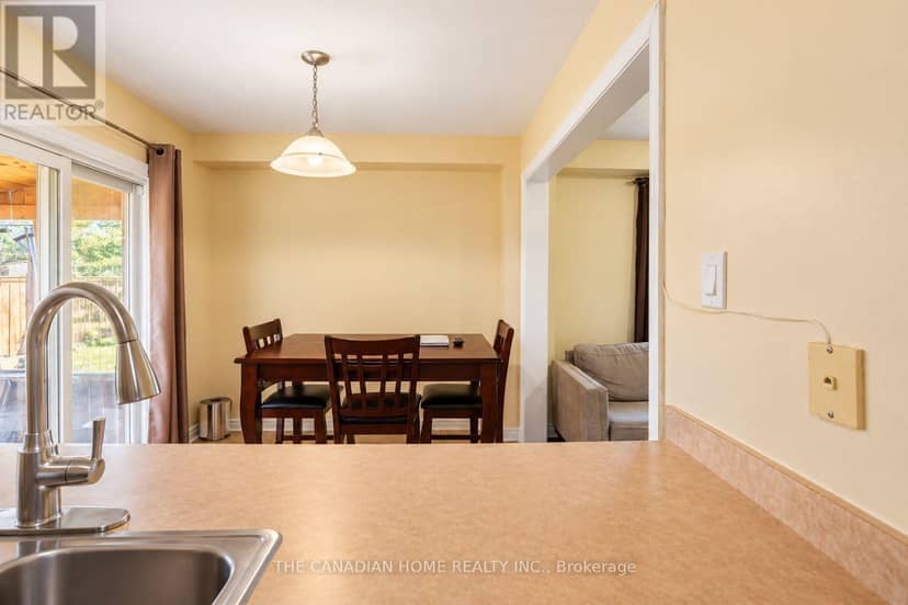 10 Dunvegan Crescent — photo 25 of 40