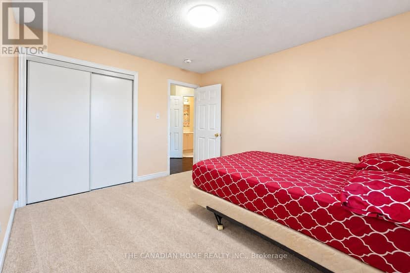10 Dunvegan Crescent — photo 33 of 40