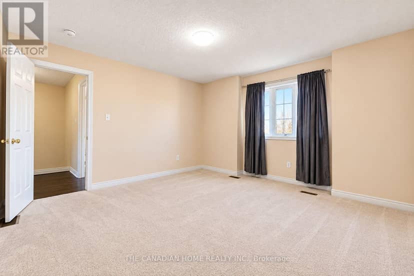10 Dunvegan Crescent — photo 37 of 40