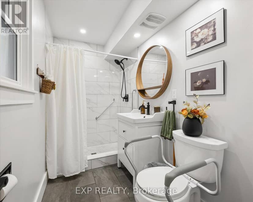 12 Layton Street — photo 15 of 33