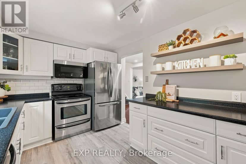 13 - 220 Salisbury Avenue — photo 12 of 39
