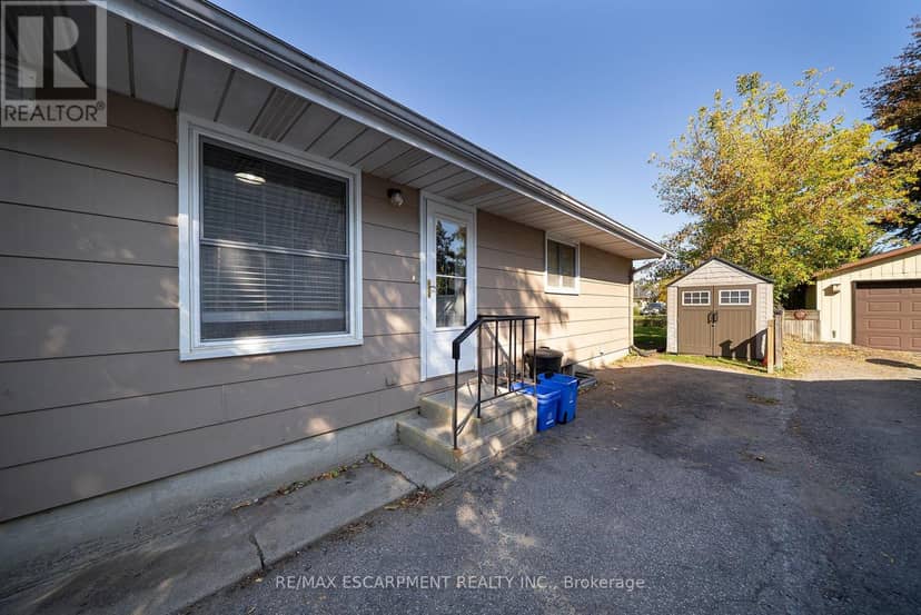 30 Lida Street, Brantford, photo 3