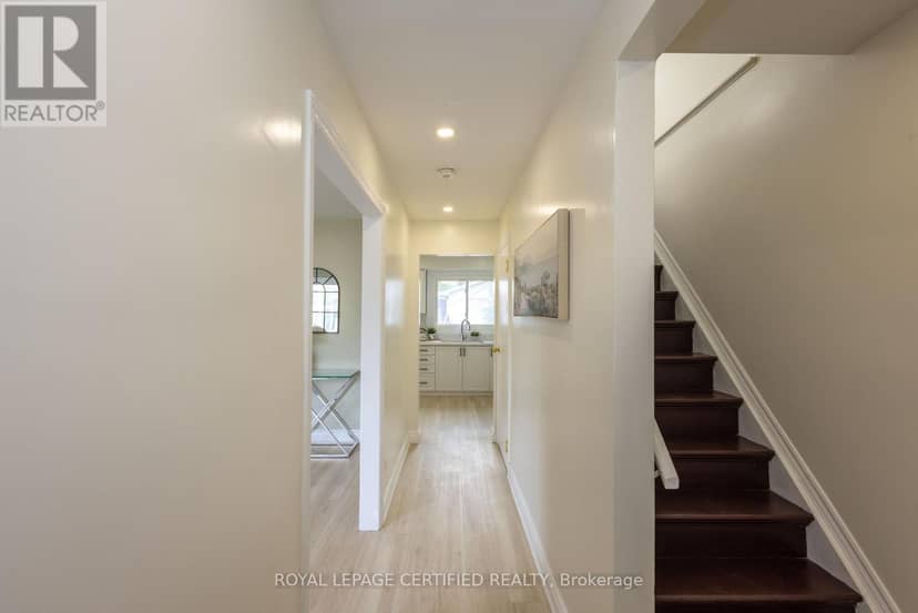 111 Limeridge Road W — photo 18 of 40