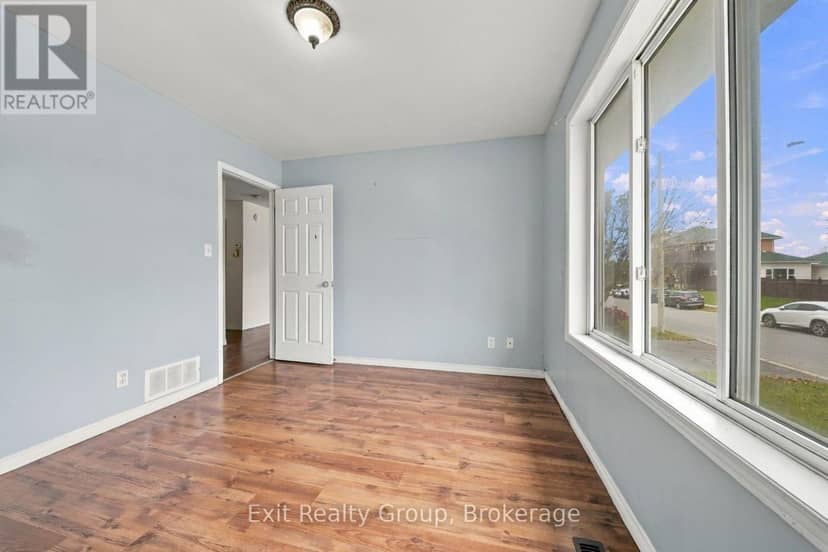 14 Butler Lane — photo 17 of 29