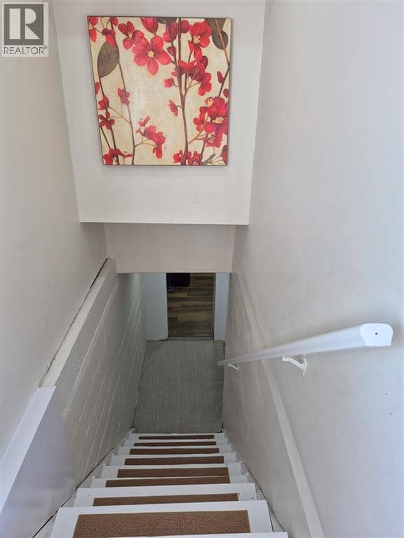 644 Oxford Street — photo 14 of 23