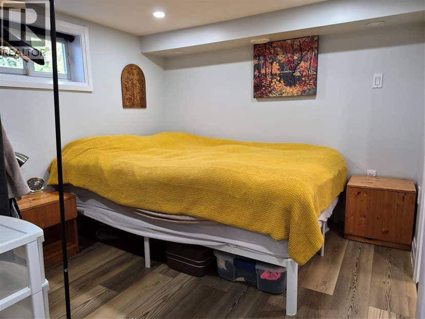 644 Oxford Street — photo 15 of 23