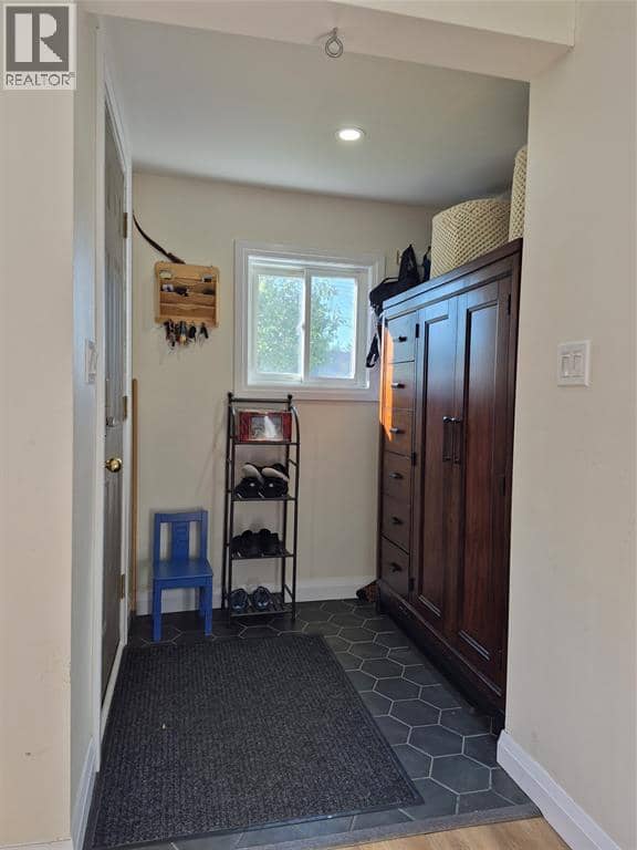 644 Oxford Street, Sarnia, photo 2
