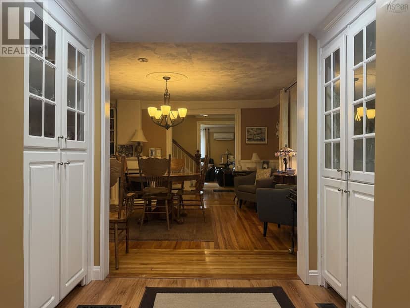 28 Woodburn Road — photo 12 of 40