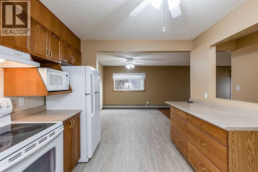 145, 1480 Southview Drive — photo 11 of 40
