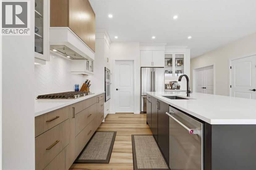 93 Rochester Way NW — photo 9 of 40