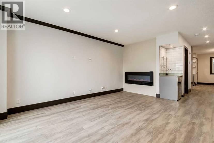 1619 16 Avenue SW — photo 11 of 40
