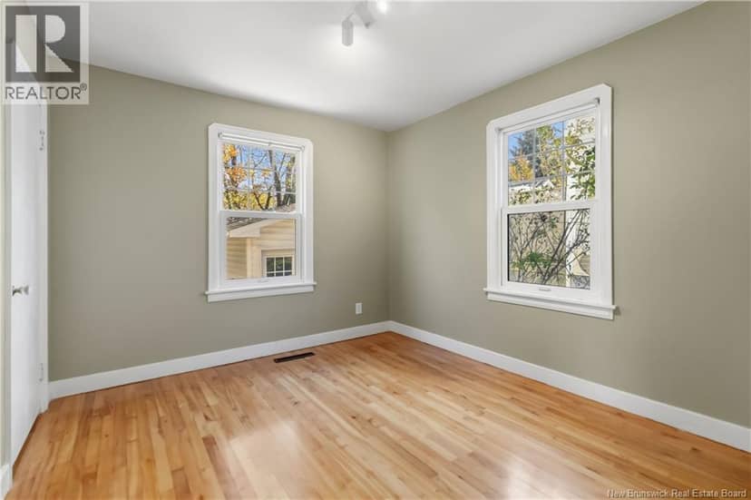 93 Winter Avenue — photo 17 of 34