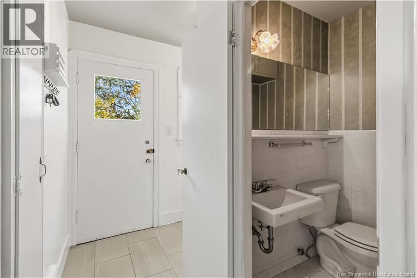 93 Winter Avenue — photo 19 of 34