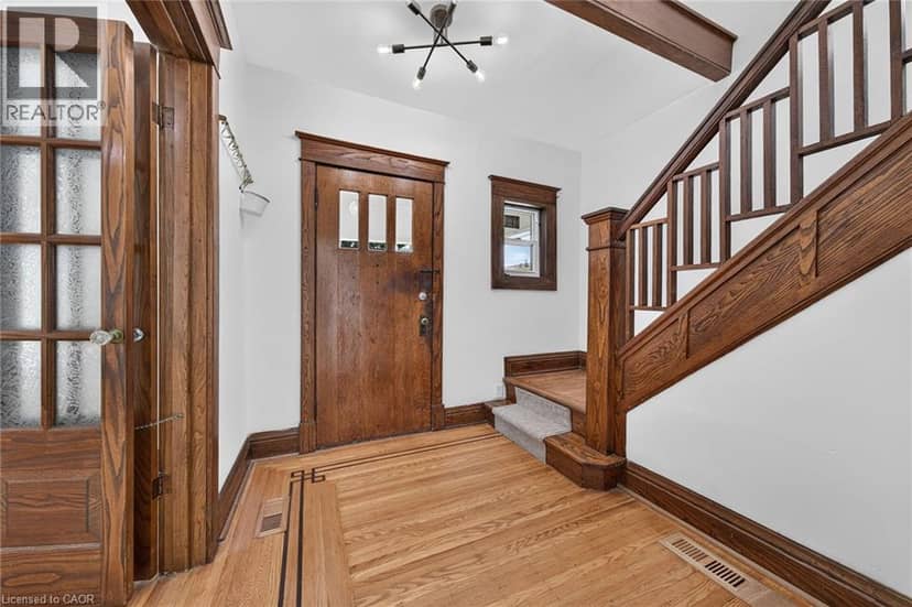 229 PARK Row S, Hamilton, photo 3