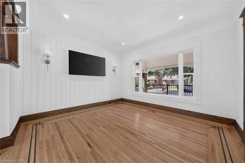229 PARK Row S, Hamilton, photo 8