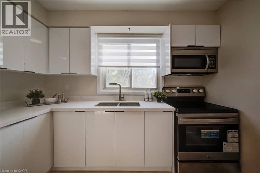 121 MORGAN Avenue Unit# 25 — photo 10 of 40