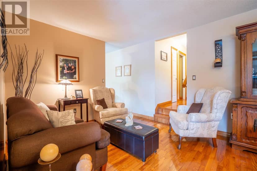 26 Heath RD — photo 10 of 39