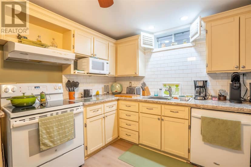 26 Heath RD — photo 20 of 39