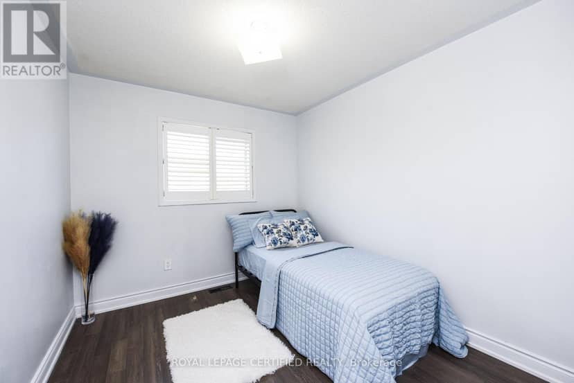 6037 Clover Ridge Crescent — photo 8 of 23