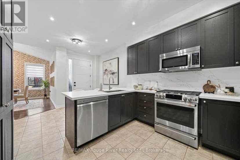 36 Shrewsbury Drive — photo 11 of 40