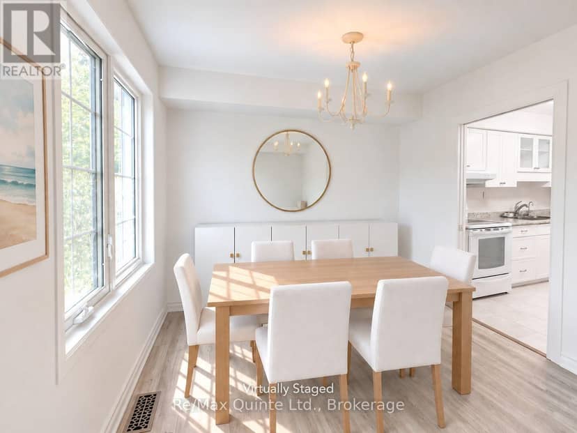 8 - 11 Janlyn Crescent — photo 11 of 36