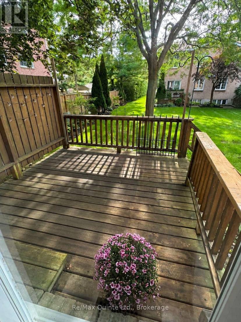 8 - 11 Janlyn Crescent, Belleville, photo 2