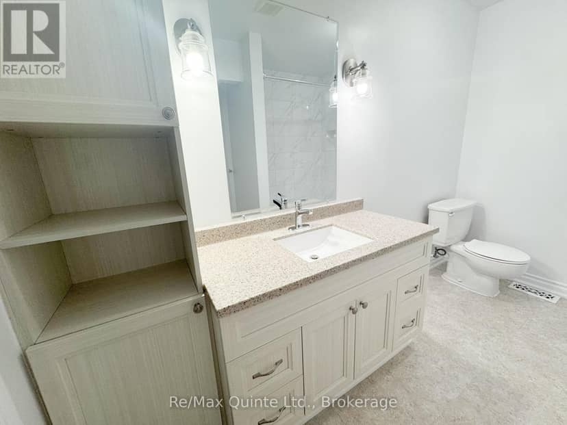 8 - 11 Janlyn Crescent — photo 24 of 36