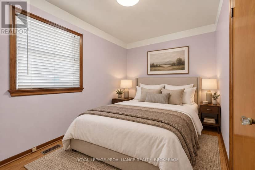 9 Henry Crescent — photo 18 of 40