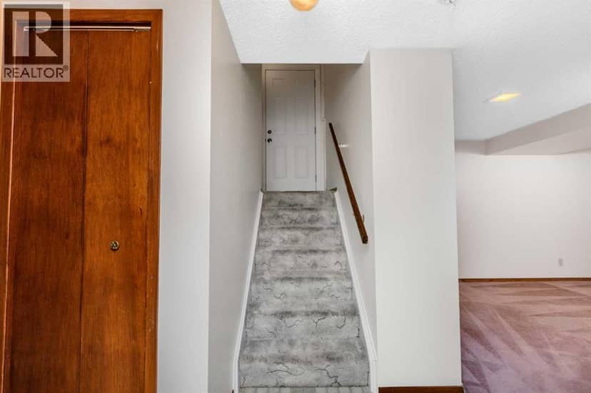 41 Edgeford Way NW — photo 23 of 39