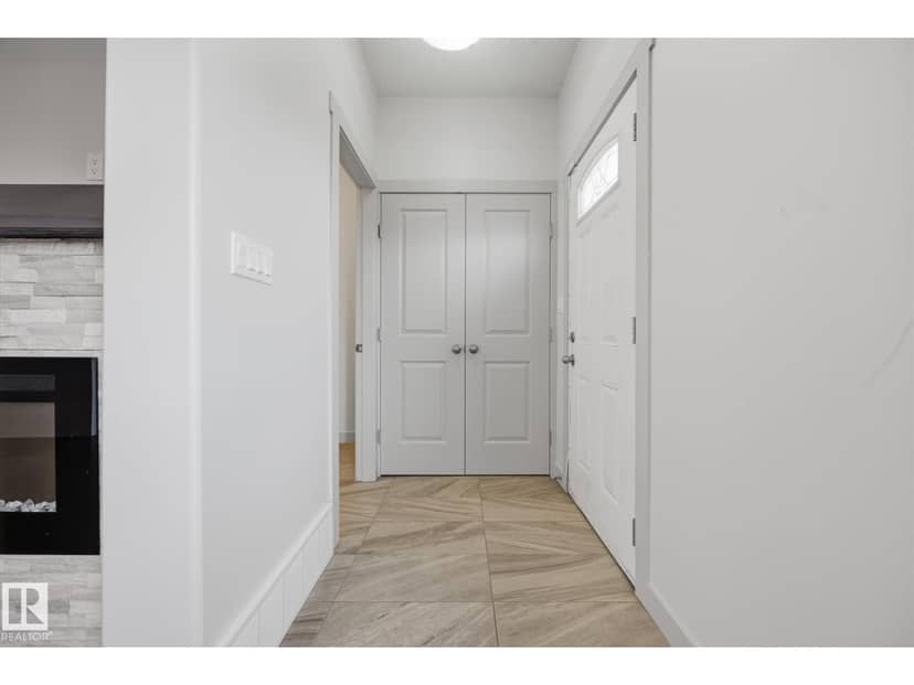 8952 81 AV NW — photo 19 of 40