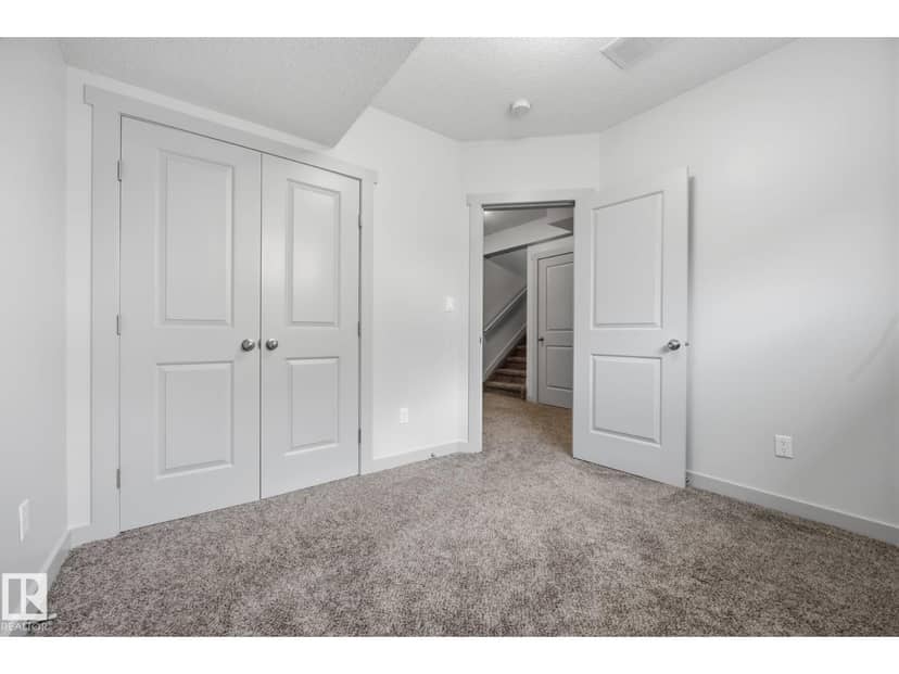 8952 81 AV NW — photo 37 of 40