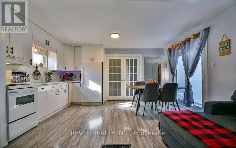 147 Essa Avenue S — photo 9 of 31