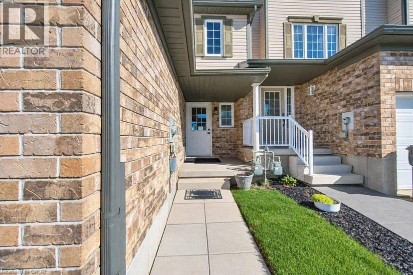 62 CHANTILLY Street, Kitchener, photo 3