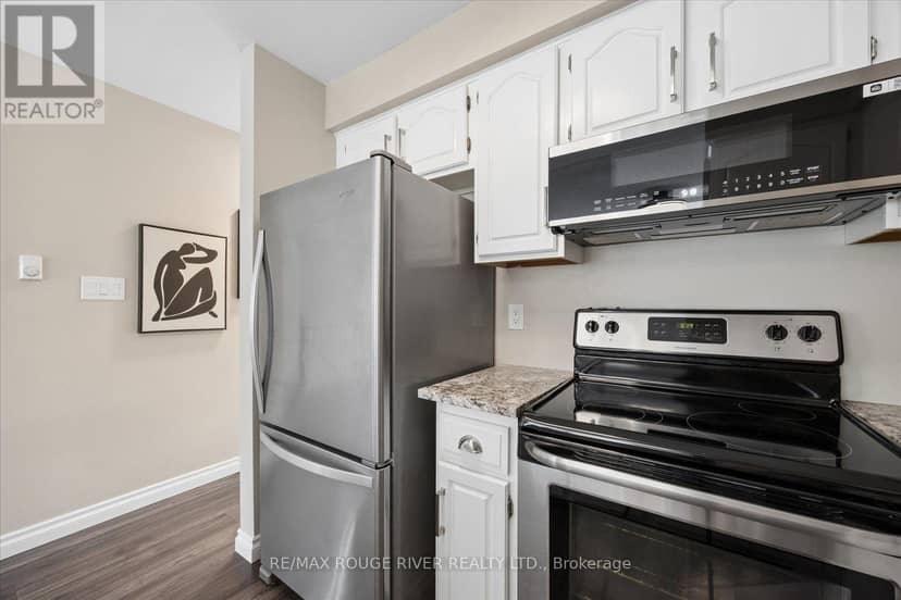 F205 - 182 D'Arcy Street — photo 12 of 25