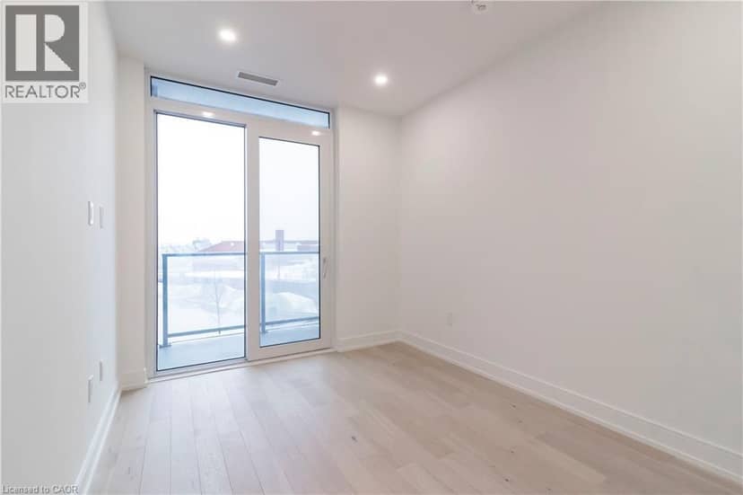 15 WELLINGTON Street S Unit# 103 — photo 29 of 40