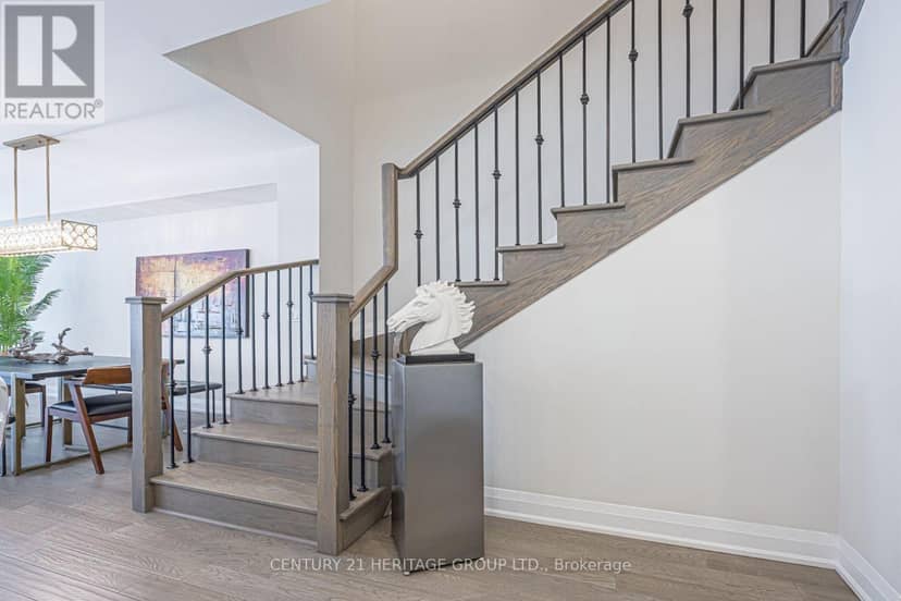 27 Lowther Avenue — photo 20 of 39