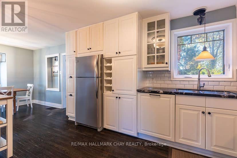 63 Napier Street — photo 11 of 32