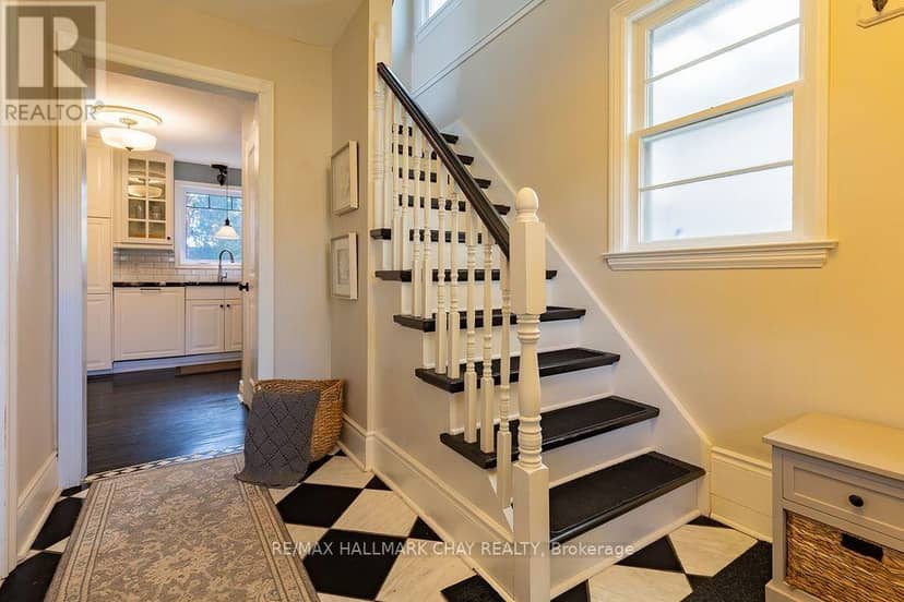 63 Napier Street — photo 17 of 32