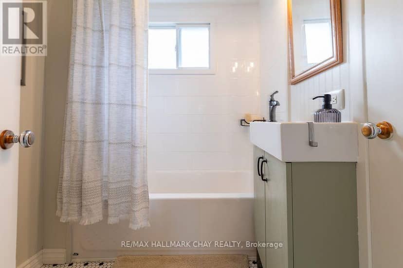 63 Napier Street — photo 19 of 32
