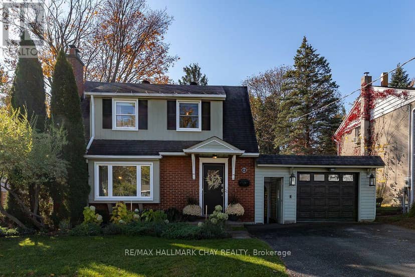 63 Napier Street, Barrie, photo 2