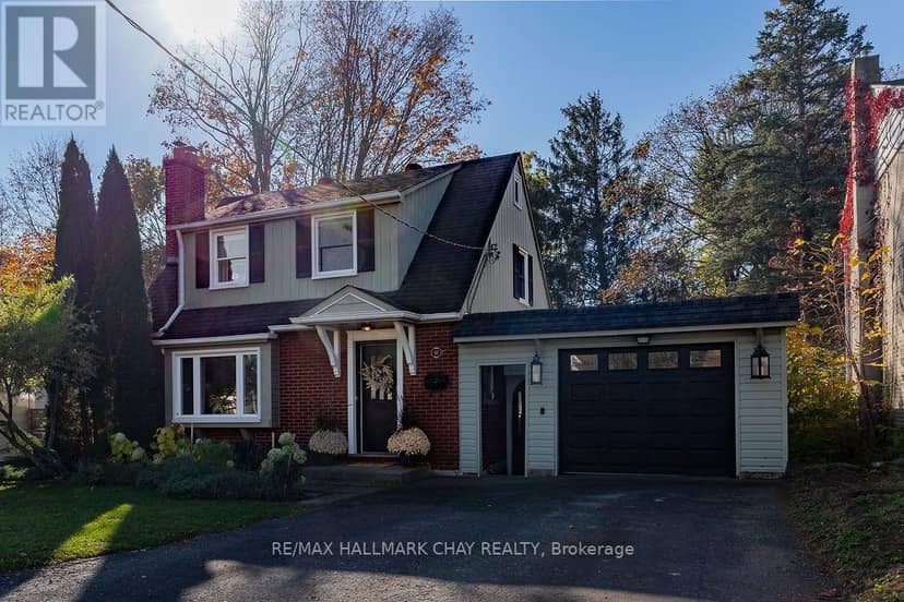 63 Napier Street, Barrie, photo 3