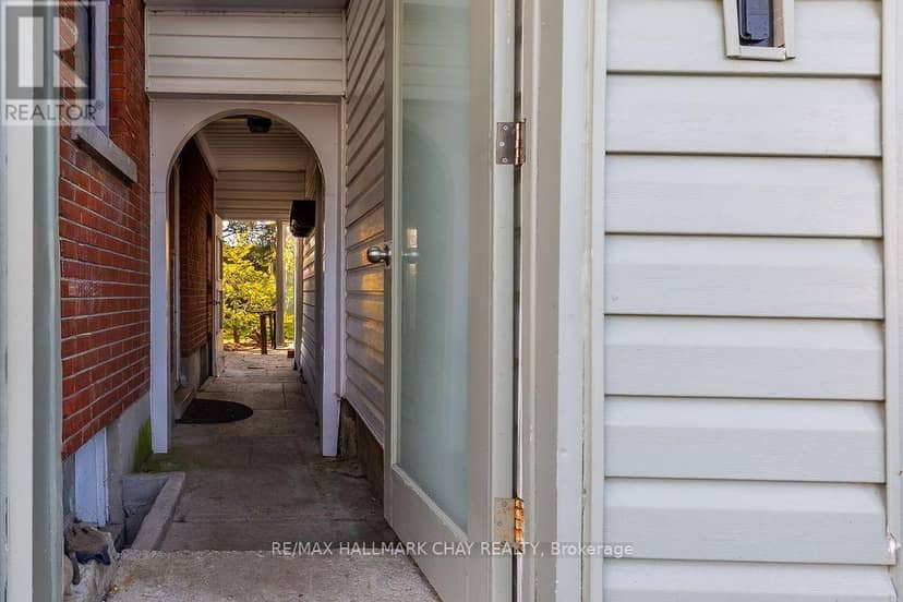 63 Napier Street, Barrie, photo 5